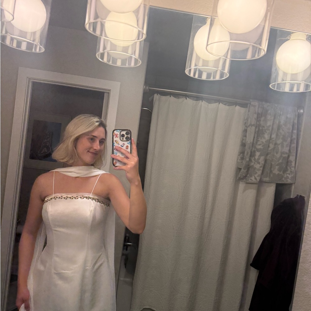 White Prom or Bridal Wedding Dress - Picture 16 of 16